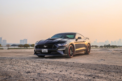 Rent Ford Mustang EcoBoost Coupé V4 2018